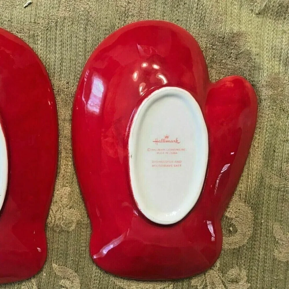 NWOB HALLMARK MITTEN CHRISTMAS CANDY DISHES 2